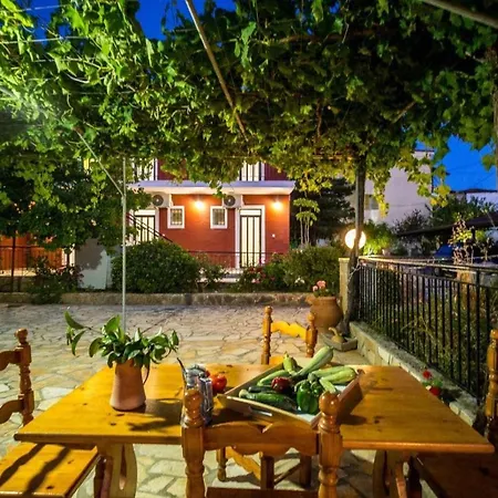 Апартаменты Christina Лаганас