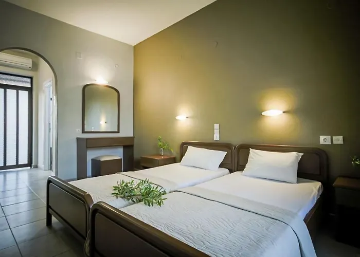 Christina Апартаменты *